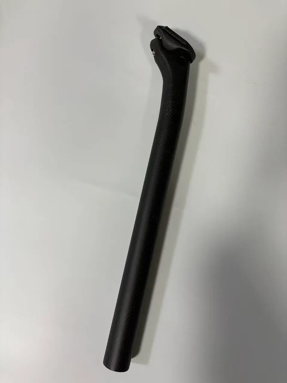 Premium T800 carbon fiber bicycle seatpost manufactured by Kinfuda