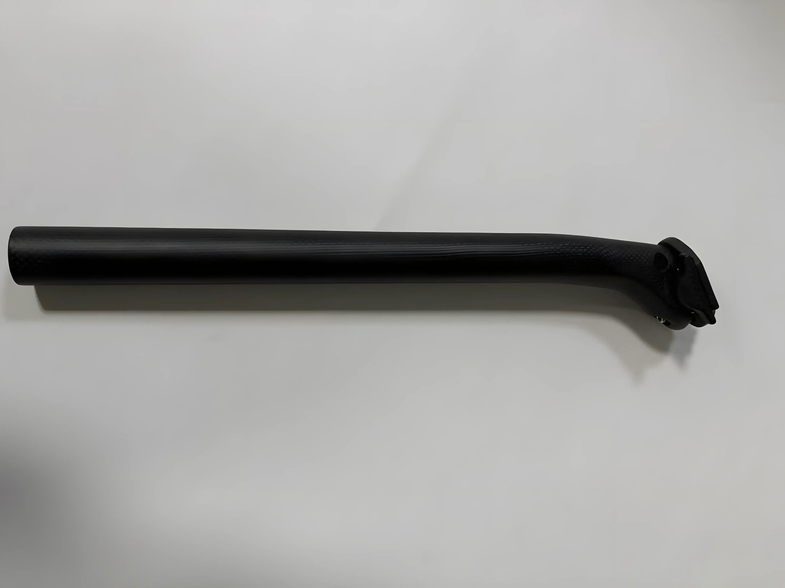 Premium T800 carbon fiber bicycle seatpost manufactured by Kinfuda